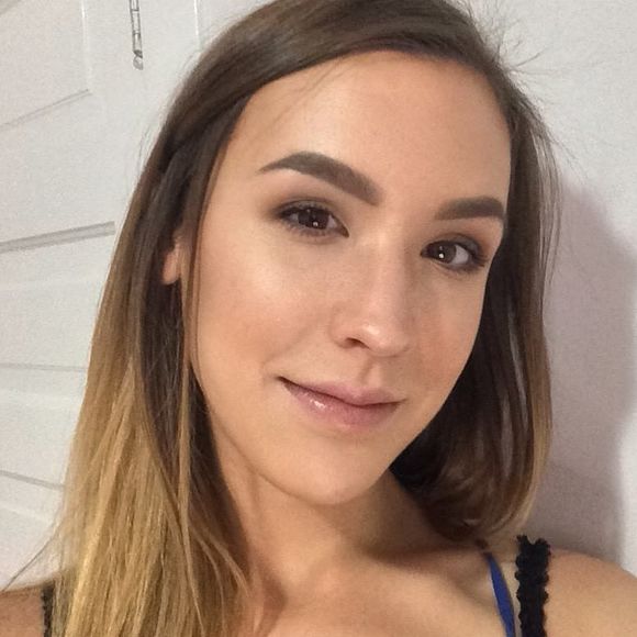 Meet your Posher, Sarah - Picture 1 of 1